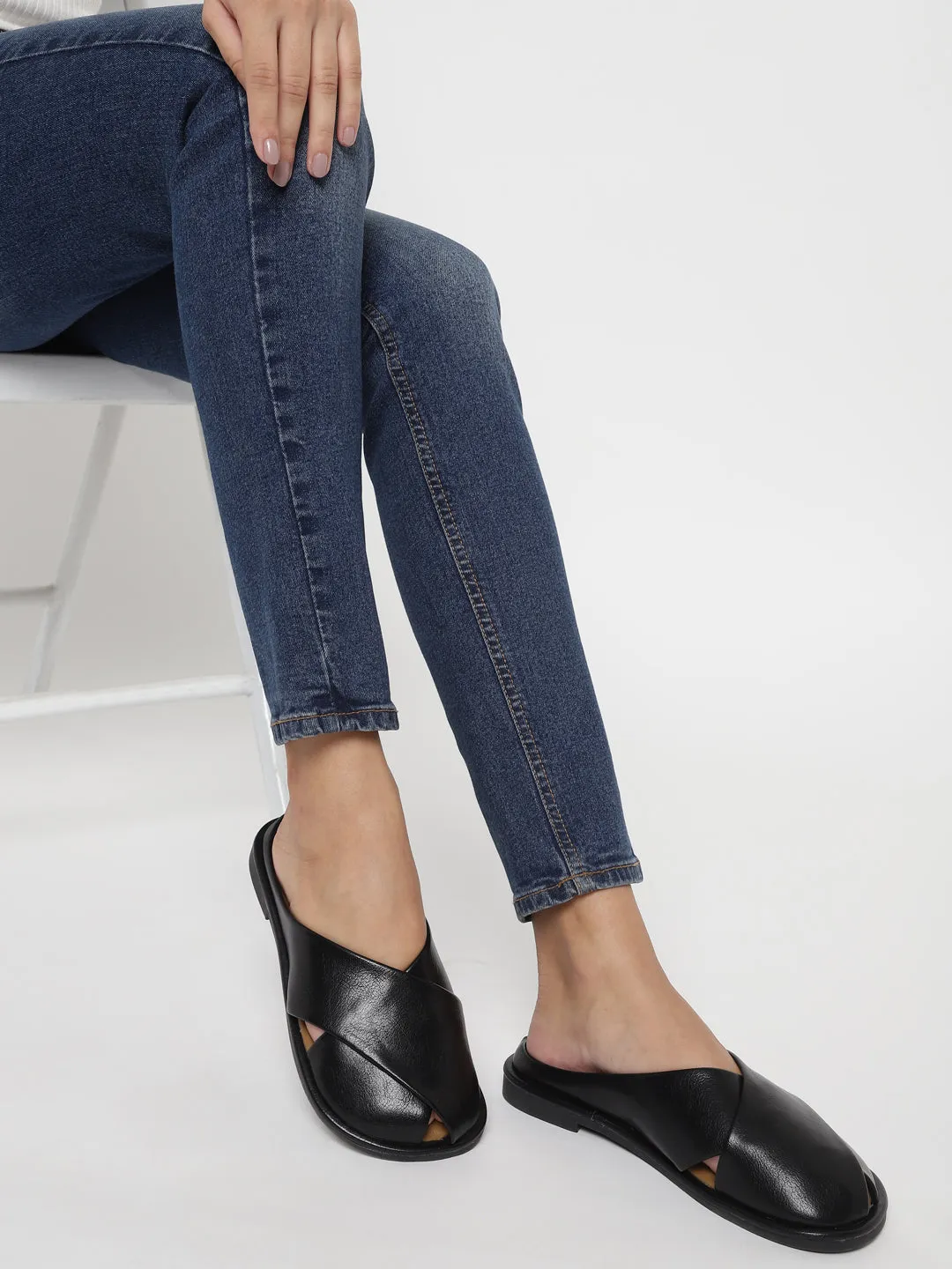 Schwarze PU-Slip-On-Flats (TC-RS3655-BLK)