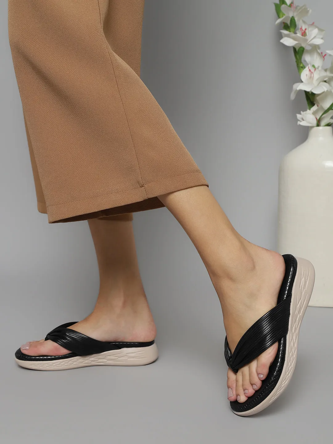 Schwarze PU-Slip-On-Flats (TC-ST-023-BLK)