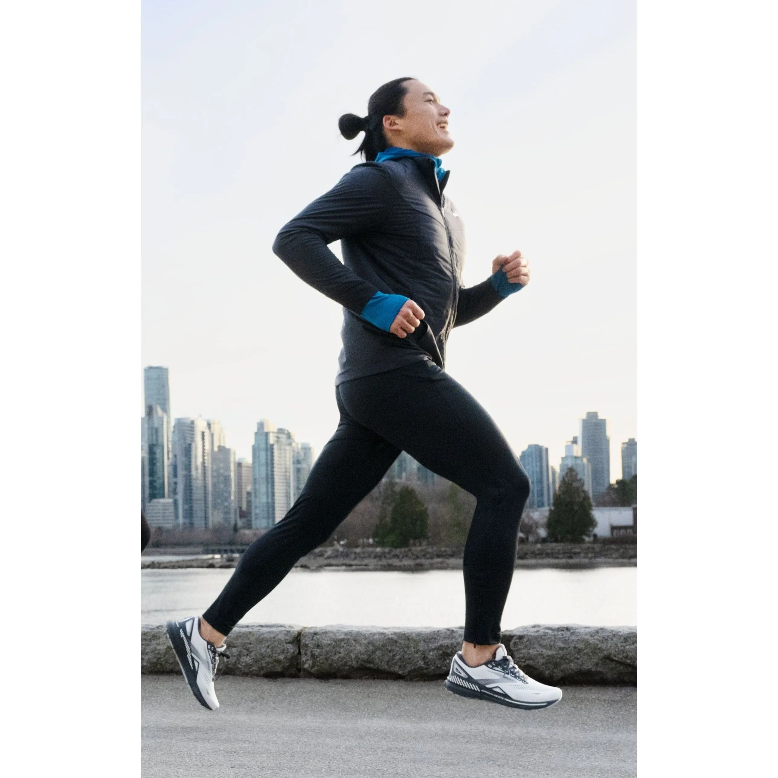 BROOKS ADRENALINE GTS 23 DAMEN - MITTEL UND WEIT - ENDVERKAUF!