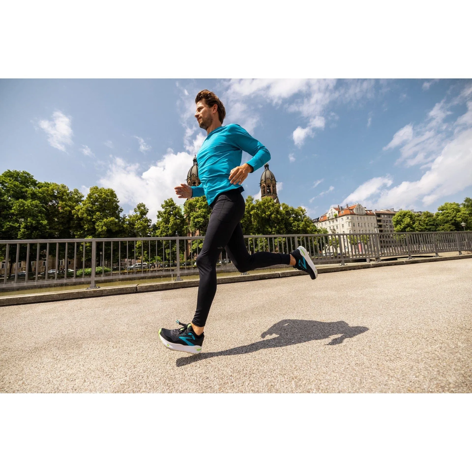 BROOKS GHOST MAX HERREN IN MITTLERER UND WEITER PASSFORM