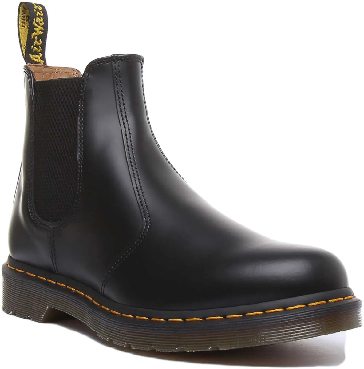 Dr. Martens 2976 Ys in schwarzen Schuhen Dr. Martens