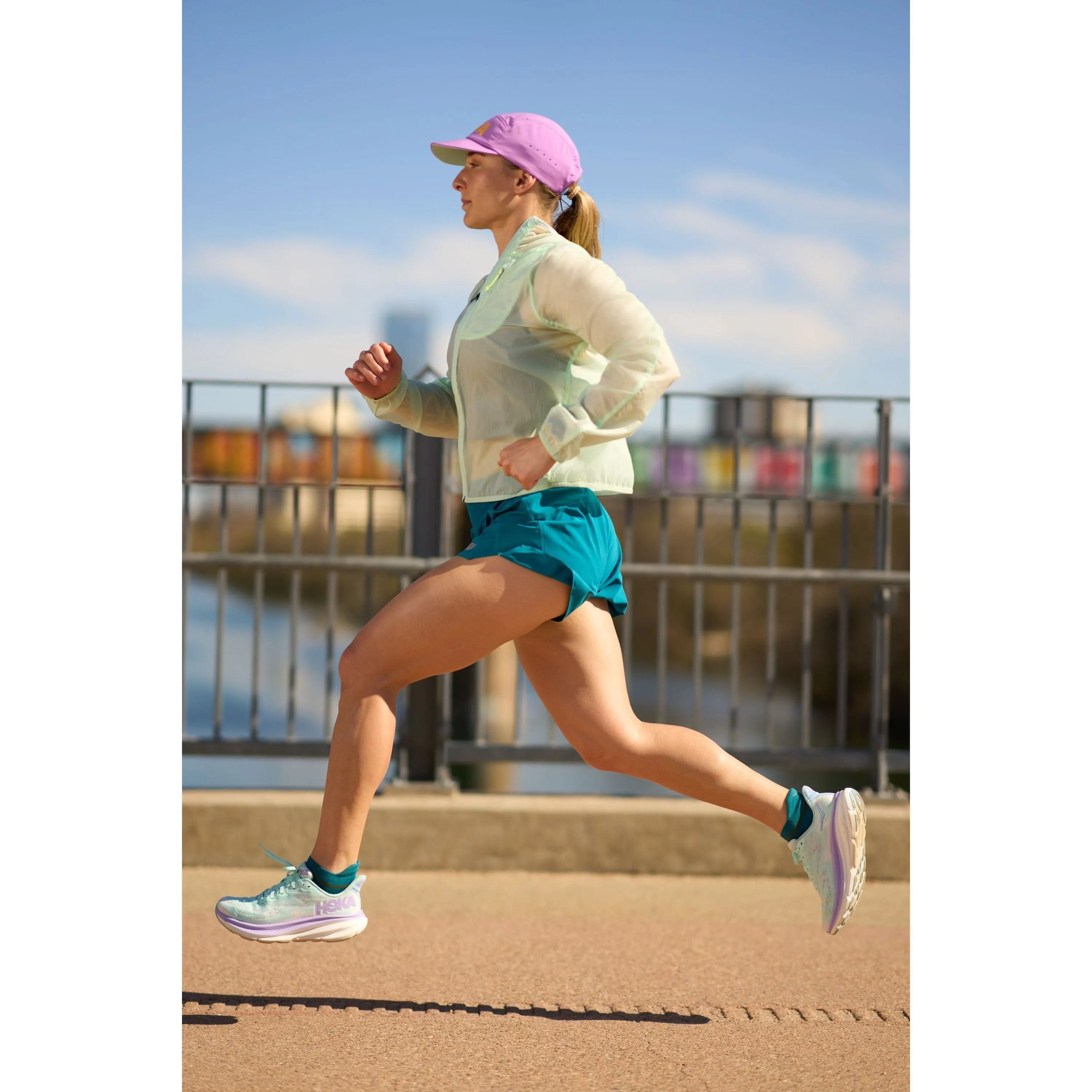 HOKA CLIFTON 9 DAMEN - MITTEL UND WEIT - ENDVERKAUF!