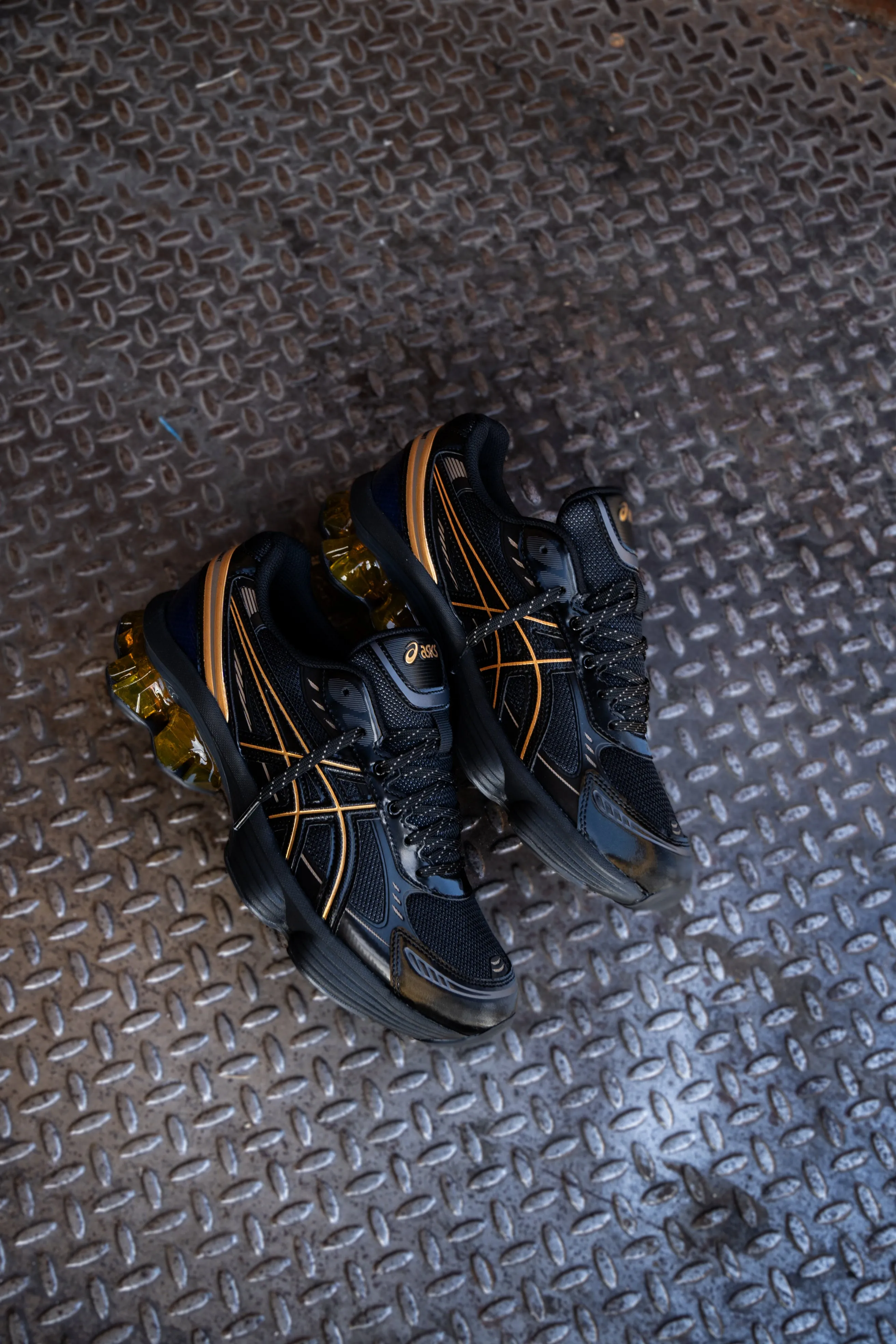 Herren Asics Gel-Kinetic Fluent (Schwarz/Gold) Asics Schuhe