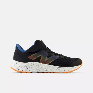 New Balance Schwarz/Blau Achat/Blaze Orange Arishi v4 Bungee-Schnürsenkel Kinderturnschuh