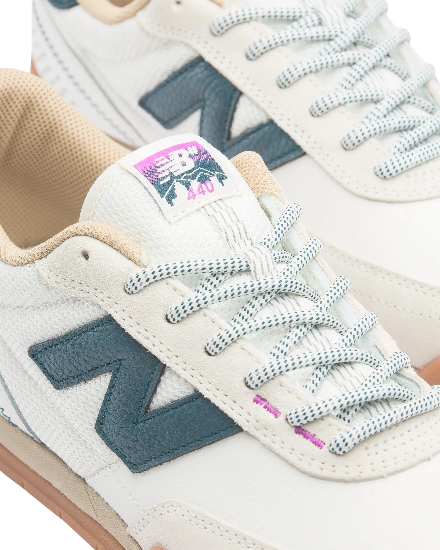Numerische 440 V2 Trail-Schuhe in Meersalz & Petrol