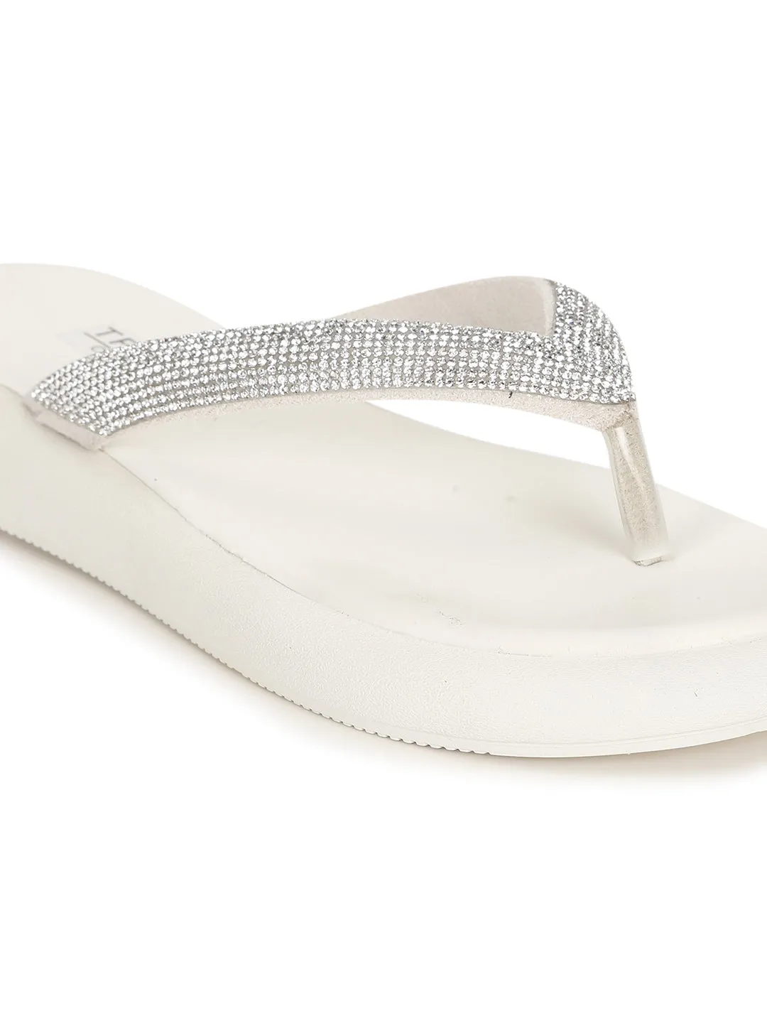 Off White PU Verzierter T-Riemchen Stilvolle Flats (TC-RS3639-OWHT)