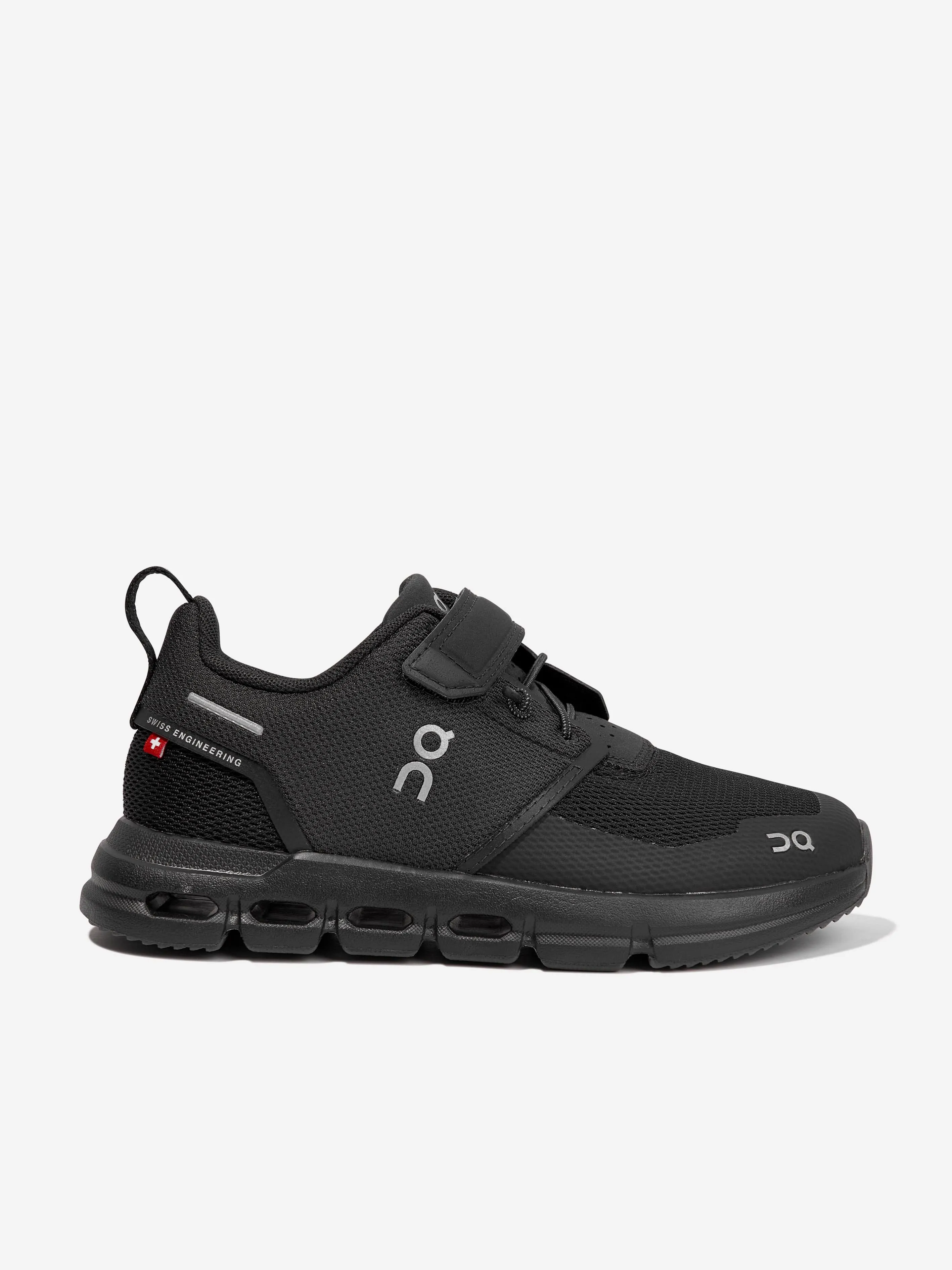 On Running Kids Cloud Play Trainers in Schwarz