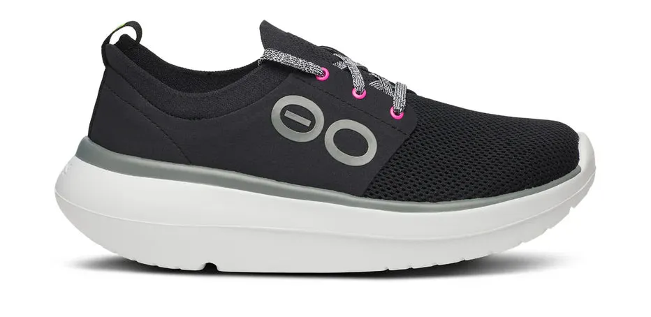 OOFOS OOMY STRIDE DAMEN SCHWARZ/WEIß
