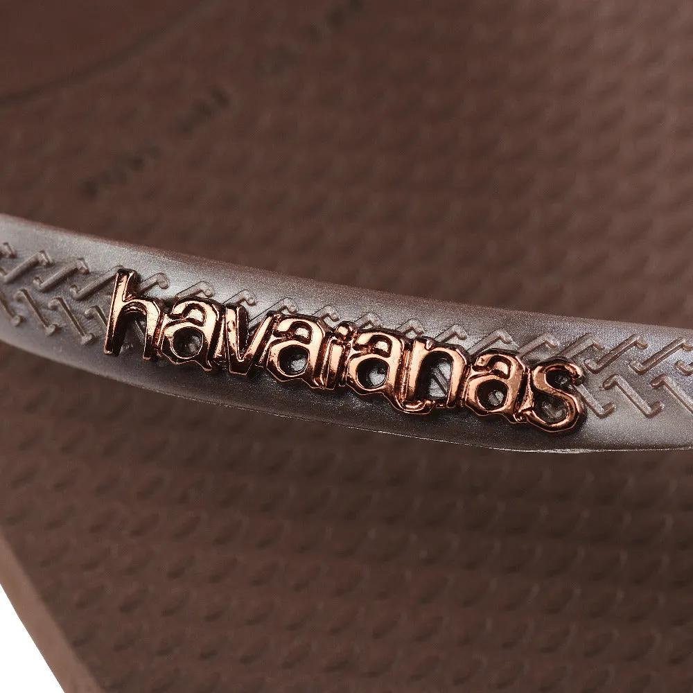 Schlanke Metallische Flip-Flops in Dunkelbraun