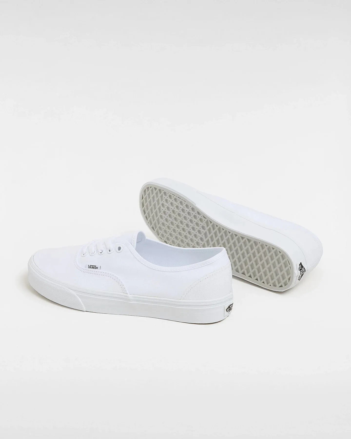Authentische Damenschuhe in Reinweiß