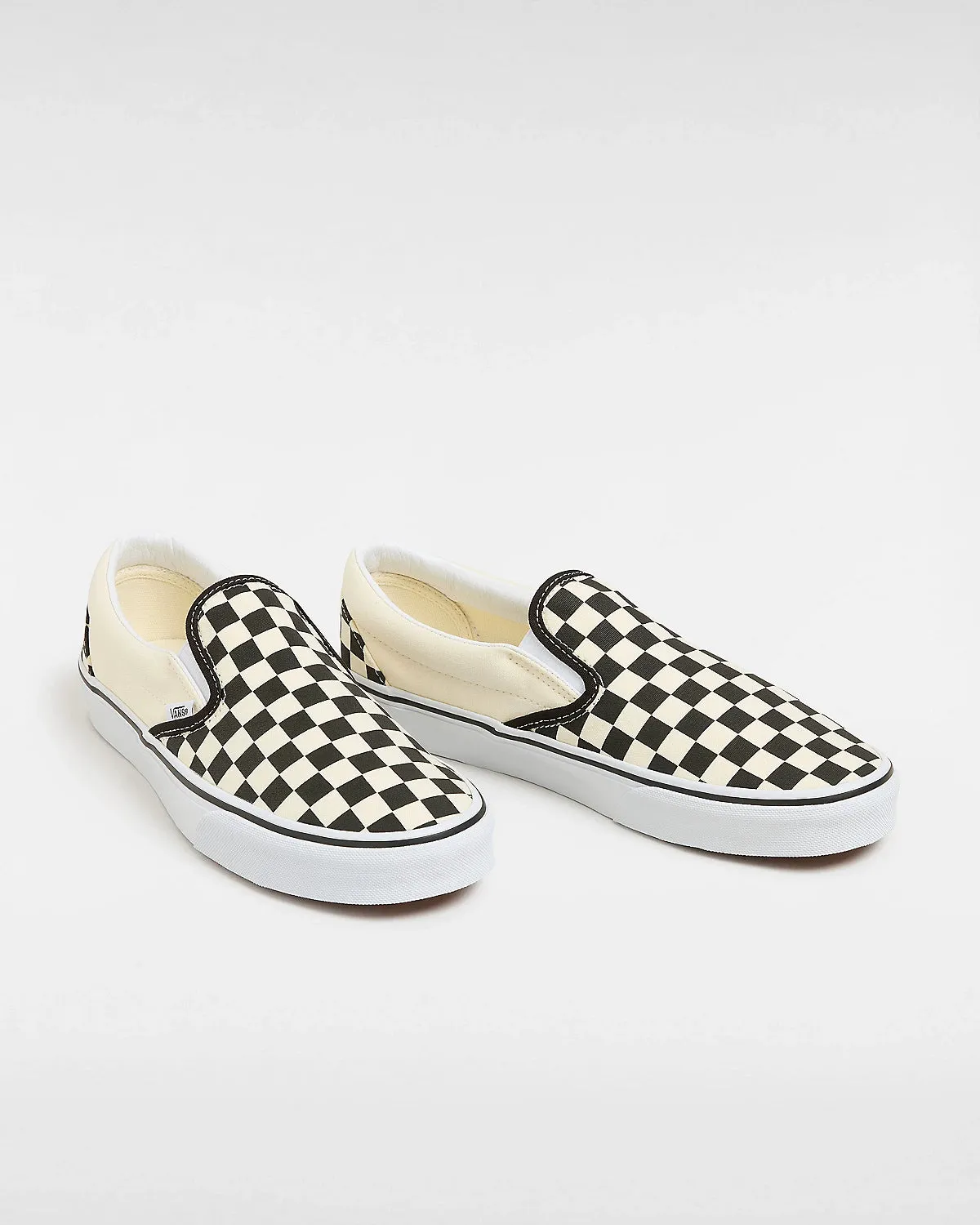 Klassische Damen-Slip-On-Schuhe in Schwarz & Weiß