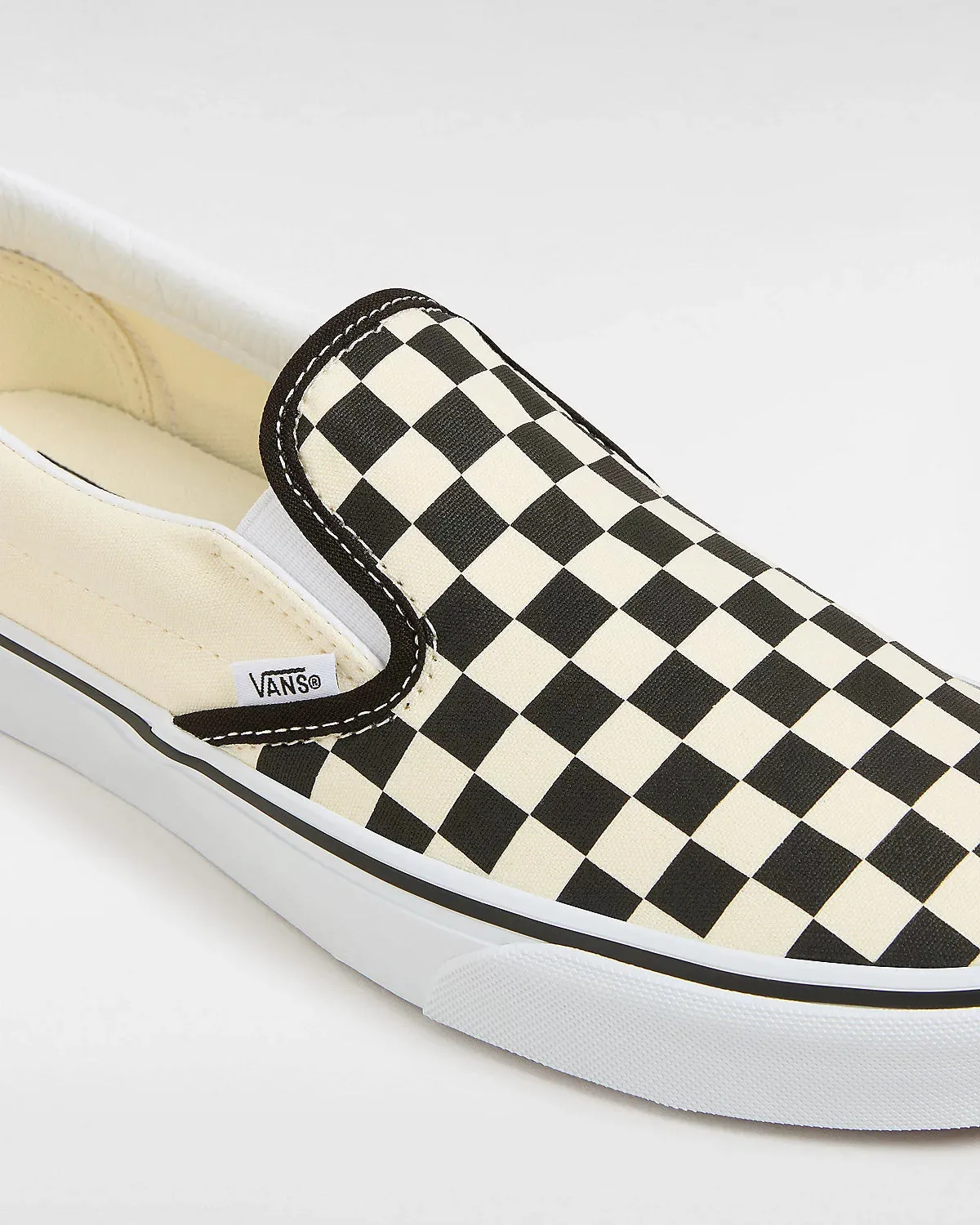 Klassische Damen-Slip-On-Schuhe in Schwarz & Weiß